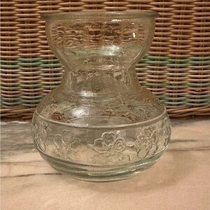 Elegant Clear Glass Vase with Floral Design